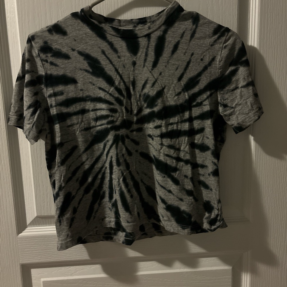 Forever 21 Grey and Black Tie-dye Crop Top
